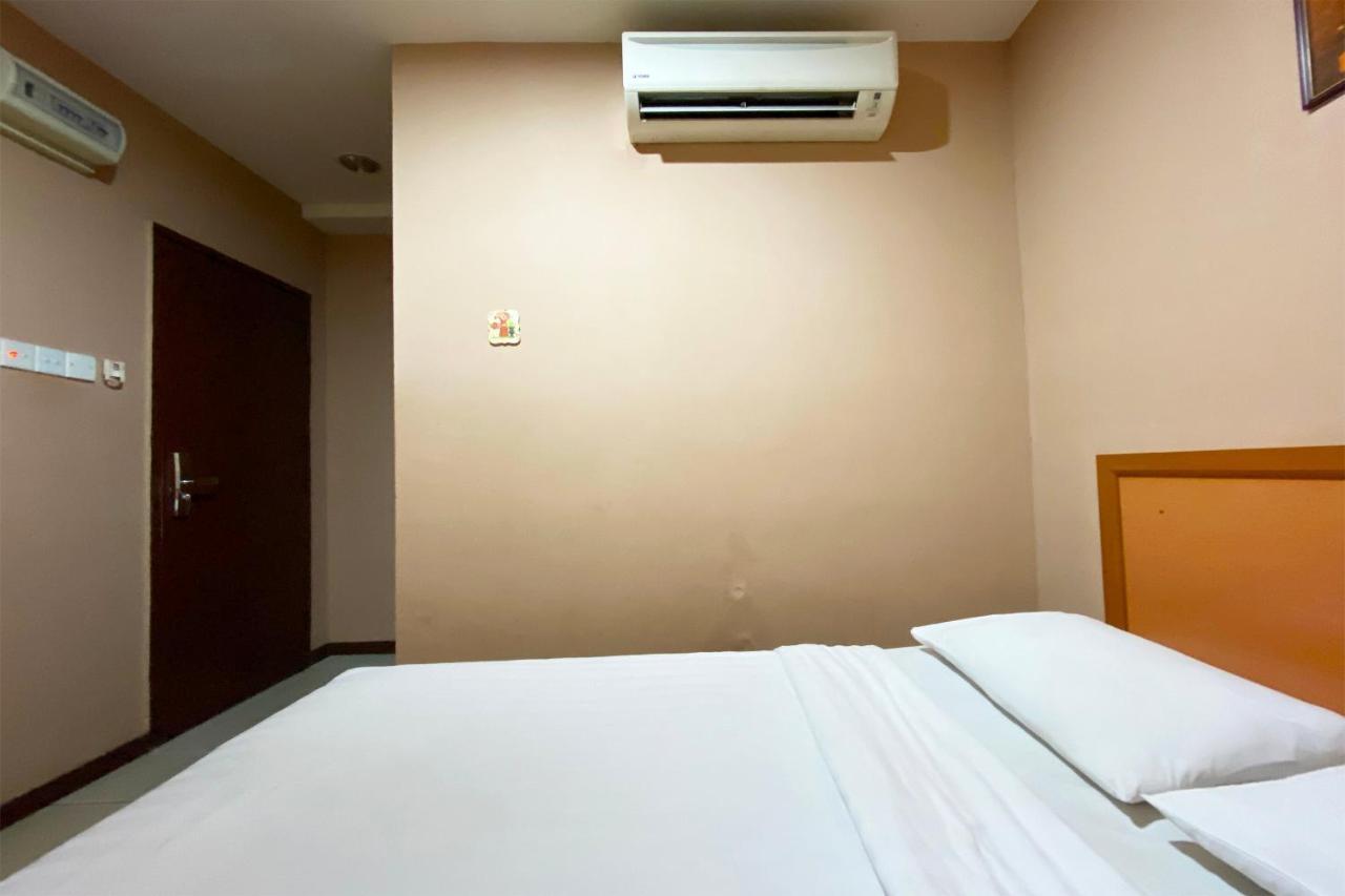 Oyo 90108 Hotel Kaya Kota Kinabalu Extérieur photo