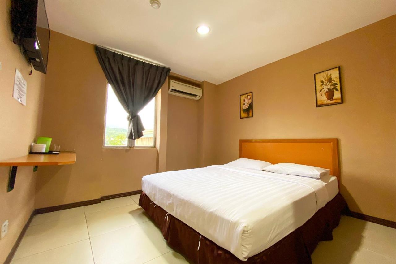 Oyo 90108 Hotel Kaya Kota Kinabalu Extérieur photo